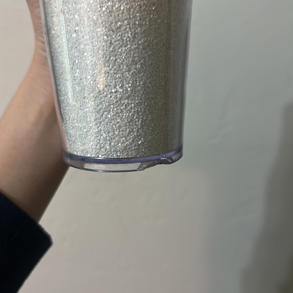 Holidays Starbucks Tumblr rose gold with white glitter, small chip on bottom - Picture 3 of 3